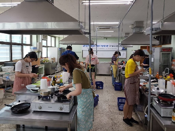 2018.07.17 ~ 08.14 실버친화 맞춤식개발의 기반을 위한 조리실습 프로그램 대표이미지